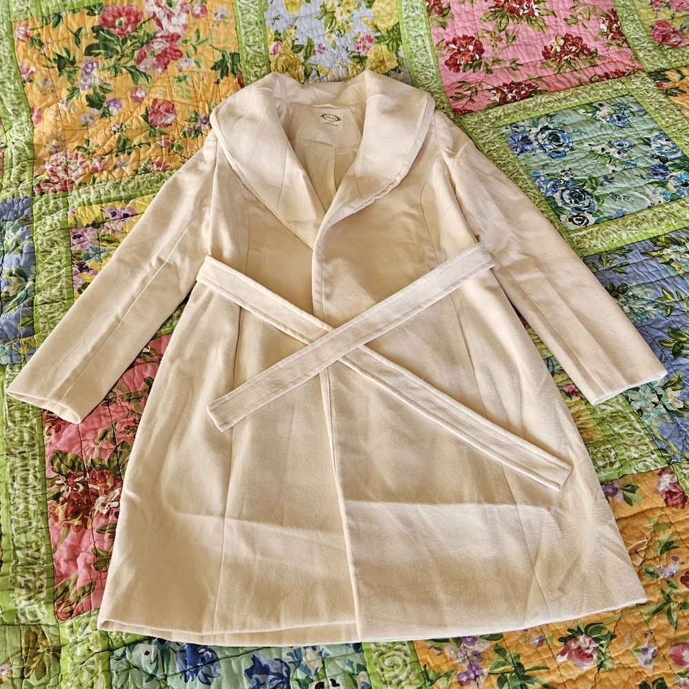 Mia Joy Women's Coat from Joyfolie - Picture 7 of 13